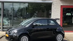 Gebruikt 2023 Fiat 500e Urban Hatchback | € 18.950 (Eerlijke prijs)