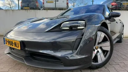Occasion Porsche Taycan Performance Package 280 kW (381 PK) 2022 Sedan