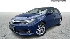 Blauw Gebruikt 2017 Toyota Auris Comfort Sedan | € 13.450 (Eerlijke prijs)