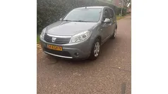 Blauw Gebruikt 2009 Dacia Sandero Lauréate Hatchback | € 1.799 (Eerlijke prijs)