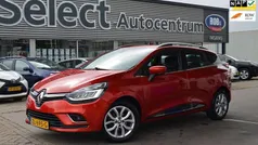 Rood Gebruikt 2019 Renault Clio GrandTour Intens Stationwagen | € 10.940 (Eerlijke prijs)