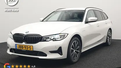 Wit Gebruikt 2020 BMW 330e Comfort Edition Stationwagen | € 26.430 (Super prijs)
