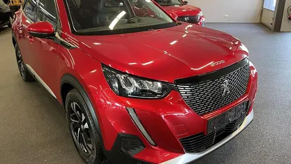 Rood Gebruikt 2020 Peugeot 2008 Allure SUV | € 19.590 (Eerlijke prijs)