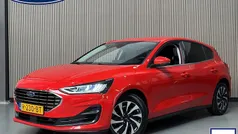 Rood Gebruikt 2022 Ford Focus Titanium X Hatchback | € 19.900 (Eerlijke prijs)