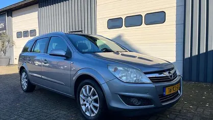 Grijs Gebruikt 2007 Opel Astra Stationwagen | € 1.675 (Eerlijke prijs)