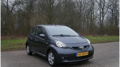 Occasion Toyota Aygo Sport 68 PK (50 kW) 2008 Grijs (metallic) Hatchback