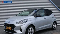 Sleek silver (grijs metallic) Gebruikt 2020 Hyundai i10 Premium Hatchback | € 12.945 (Eerlijke prijs)