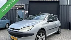 Grijs Gebruikt 2002 Peugeot 206 Hatchback | € 995 (Eerlijke prijs)