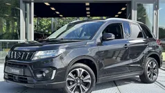 Zwart Gebruikt 2022 Suzuki Vitara Style SUV | € 26.195 (Eerlijke prijs)