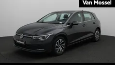 Grijs Gebruikt 2022 VW Golf VIII Style Hatchback | € 26.900 (Eerlijke prijs)