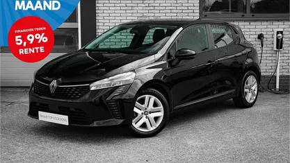 Zwart Gebruikt 2024 Renault Clio V Evolution Hatchback | € 17.900 (Eerlijke prijs)