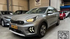 Grijs Gebruikt 2020 Kia Niro SUV | € 20.950 (Eerlijke prijs)