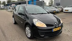 Gebruikt 2006 Renault Clio II Authentique Hatchback | € 1.250 (Eerlijke prijs)