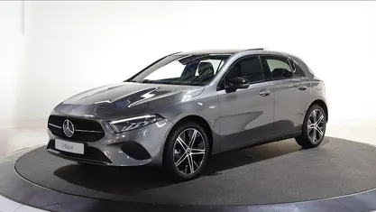 Zwart Nieuw 2025 Mercedes A250 Business Hatchback | € 41.900 (Super prijs)