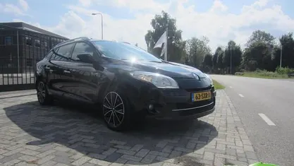 Zwart Gebruikt 2012 Renault Mégane GrandTour Bose Edition Stationwagen | € 2.950 (Eerlijke prijs)