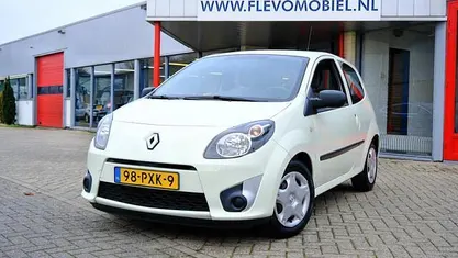 Geel Gebruikt 2011 Renault Twingo Authentique Hatchback | € 2.350 (Goede deal)