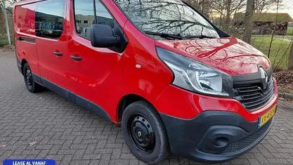 Rood Gebruikt 2016 Renault Trafic Komfort MPV | € 7.975 (Eerlijke prijs)