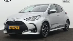 Grijs Gebruikt 2023 Toyota Yaris Hybrid Limited Hatchback | € 23.945 (Eerlijke prijs)