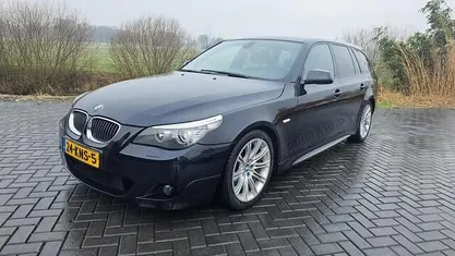 Zwart Occasion 2010 BMW 523 Sport Line Stationwagen | € 5.950 (Super prijs)