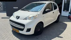 Wit Gebruikt 2011 Peugeot 107 Hatchback | € 3.333 (Eerlijke prijs)