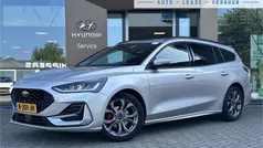Grijs Gebruikt 2022 Ford Focus ST-Line X Stationwagen | € 19.900 (Goede deal)