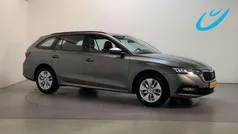 Grijs Gebruikt 2022 Skoda Octavia Business Line Stationwagen | € 19.450 (Eerlijke prijs)