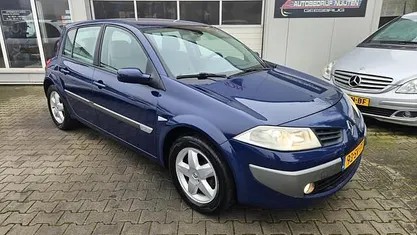 Blauw Gebruikt 2006 Renault Mégane II Business Hatchback | € 1.950 (Eerlijke prijs)