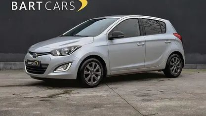 Zilver Occasion 2015 Hyundai i20 YES! Silver Sedan | € 7.500 (Eerlijke prijs)