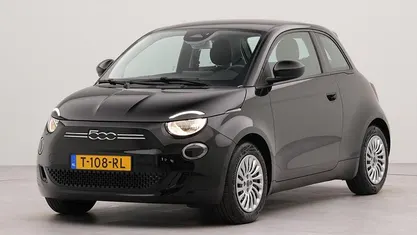 Zwart Gebruikt 2023 Fiat 500e Urban Hatchback | € 19.925 (Eerlijke prijs)