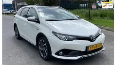 Wit, metallic lak Gebruikt 2019 Toyota Auris Touring Sports Stationwagen | € 17.950 (Eerlijke prijs)