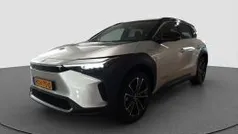 Zilver metallic Gebruikt 2025 Toyota bZ4X Premium SUV | € 49.945 (Eerlijke prijs)