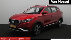 Rood Gebruikt 2020 MG ZS Luxury Sedan | € 14.495 (Eerlijke prijs)