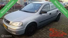 Grijs Gebruikt 2002 Opel Astra Edition Sedan | € 1.499 (Eerlijke prijs)