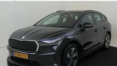 Zwart Gebruikt 2022 Skoda Enyaq iV SUV | € 26.950 (Goede deal)