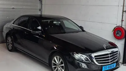 Zwart Occasion 2018 Mercedes E200 Sedan | € 11.950 (Goede deal)