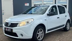Gebruikt 2012 Dacia Sandero Lauréate Hatchback | € 2.644 (Eerlijke prijs)