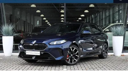 Occasion BMW 123 Executive 204 PK (150 kW) 2025 Blauw Hatchback