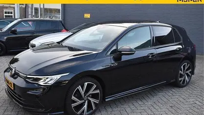 Occasion 2023 VW Golf VIII Business Hatchback | € 29.950 (Eerlijke prijs)