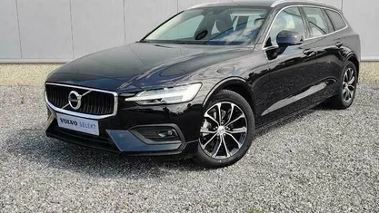 Zwart Gebruikt 2020 Volvo V60 Momentum Stationwagen | € 36.500 (Eerlijke prijs)