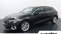 Zwart Gebruikt 2021 Audi A3 Sportback Advanced Hatchback | € 25.440 (Eerlijke prijs)