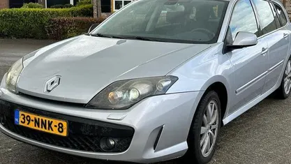 Grijs, metallic lak Occasion 2010 Renault Laguna III Stationwagen | € 2.999 (Eerlijke prijs)