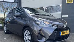 Grijs Gebruikt 2019 Toyota Yaris Connect Style Hatchback | € 11.950 (Eerlijke prijs)