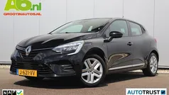 Zwart Gebruikt 2020 Renault Clio V Zen Hatchback | € 10.900 (Eerlijke prijs)