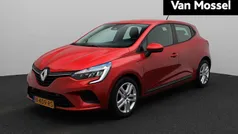Rood Gebruikt 2021 Renault Clio V Zen Hatchback | € 13.900 (Goede deal)