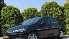 Zwart Gebruikt 2017 Opel Astra Edition Stationwagen | € 8.890 (Eerlijke prijs)