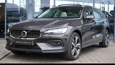 Gebruikt 2022 Volvo V60 CC Ultimate Stationwagen | € 49.995 (Eerlijke prijs)