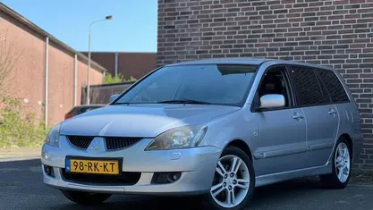 Grijs Occasion 2005 Mitsubishi Lancer Stationwagen | € 2.445 (Eerlijke prijs)