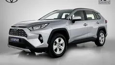 Grijs, metallic lak Gebruikt 2020 Toyota RAV4 Active SUV | € 31.945 (Goede deal)