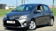Grijs Gebruikt 2016 Toyota Yaris Hybrid Edition-S Hatchback | € 15.950 (Eerlijke prijs)