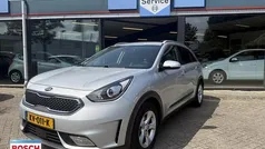Grijs Gebruikt 2016 Kia Niro SUV | € 13.950 (Eerlijke prijs)